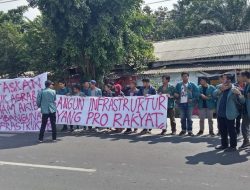 Aksi Sambut Presiden Berakhir Ricuh
