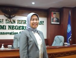 Prof. Lusmeilia Terpilih Jadi Rektor Perempuan Pertama Unila