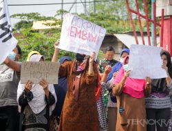 GALERI FOTO : Aksi Tolak Stockpile Batu Bara