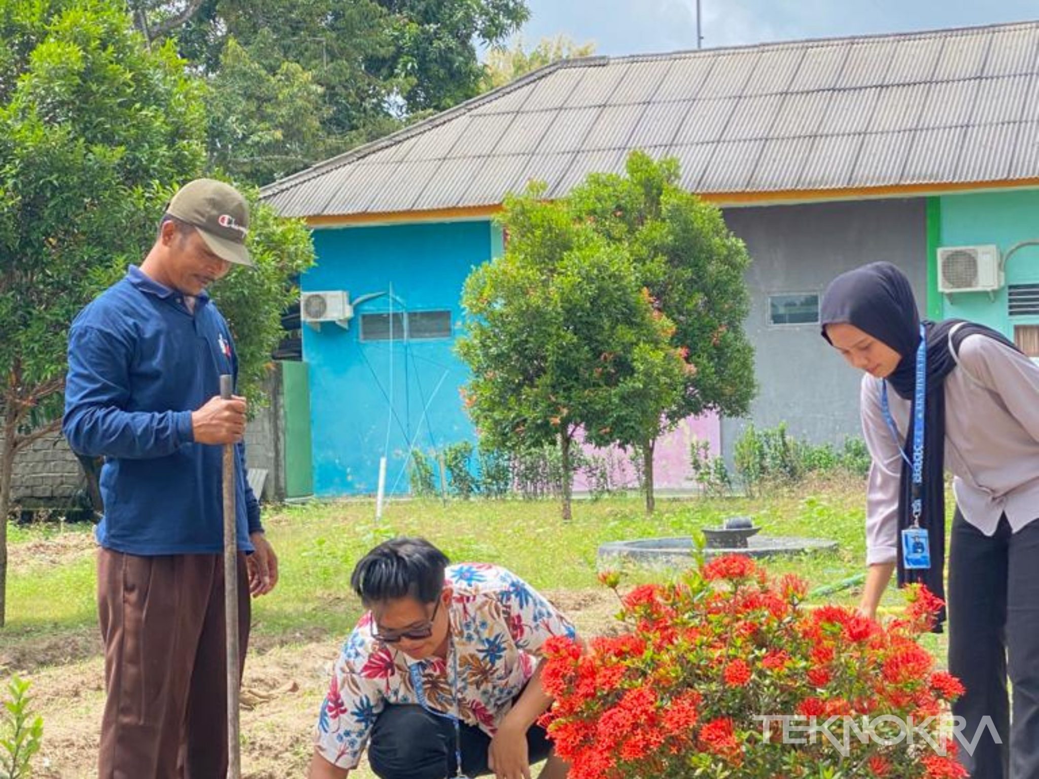 Terapkan Inovasi Biopori, Mahasiswa KKN Unila Tangani Persoalan Sampah ...