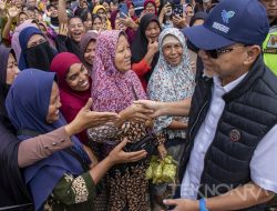 Jelang Idul Adha, Zulkifli Hasan Sidak Harga Bahan Pokok di Pasar Natar