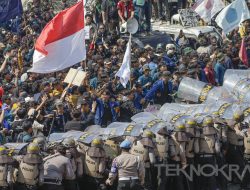 Galeri Foto Teknokra: Aksi Tolak RUU Pilkada