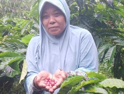 Sri Atmiyatun Wanita Tangguh Sumber Makmur