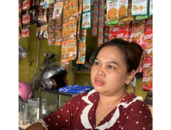 Harga Plastik Melonjak Tinggi, pedagang tersentak