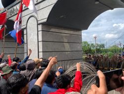 Aliansi Lampung Tarik Mandat Langsungkan Aksi di DPRD, Bawa Enam Poin Tuntutan